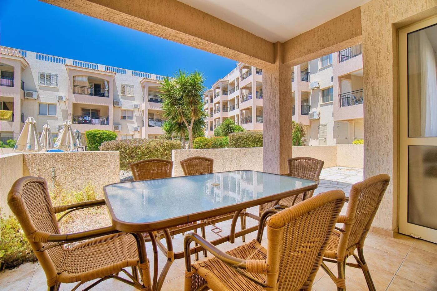 Royal Seacrest F G6 Apartment Пафос Екстериор снимка