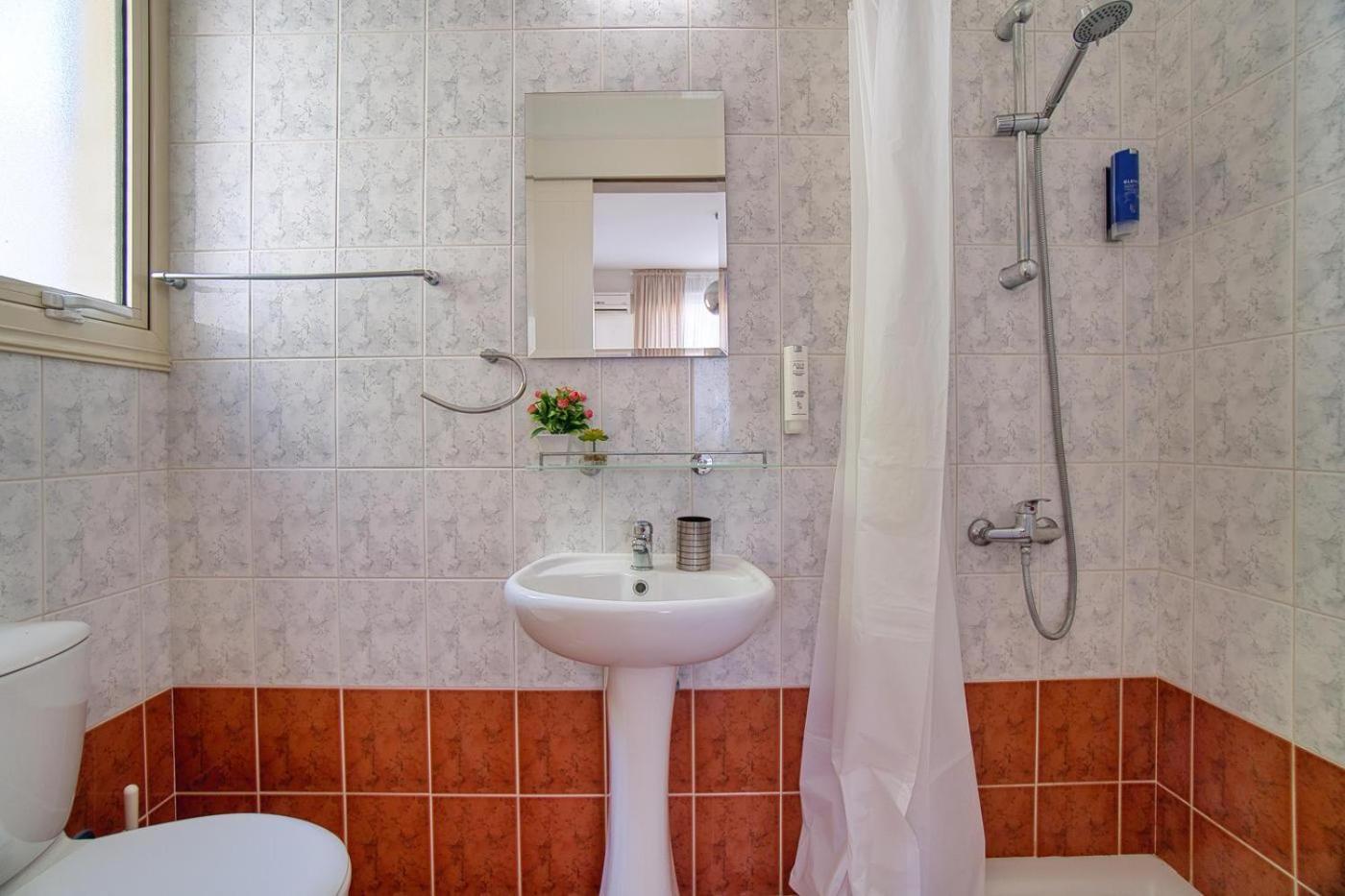 Royal Seacrest F G6 Apartment Пафос Екстериор снимка